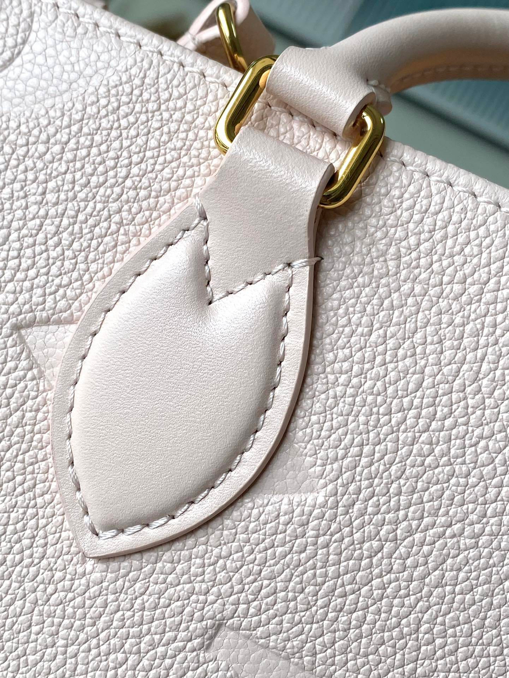 Louis Vuitton Onthego PM