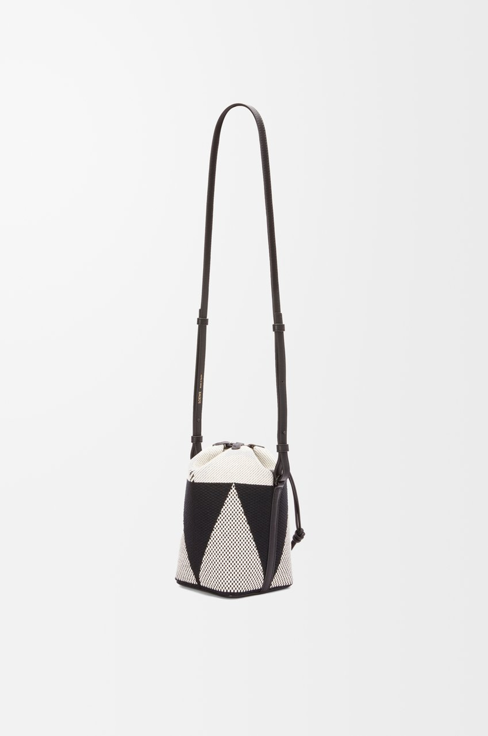 Loewe Маленькая сумка-ведро Treasure Bako из жаккардовой парусины и телячьей кожи, натуральный/черный