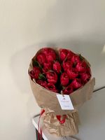 Букет из 19 красных тюльпанов