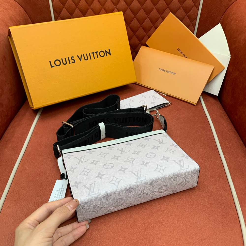 Louis Vuitton Gaston Wearable Wallet