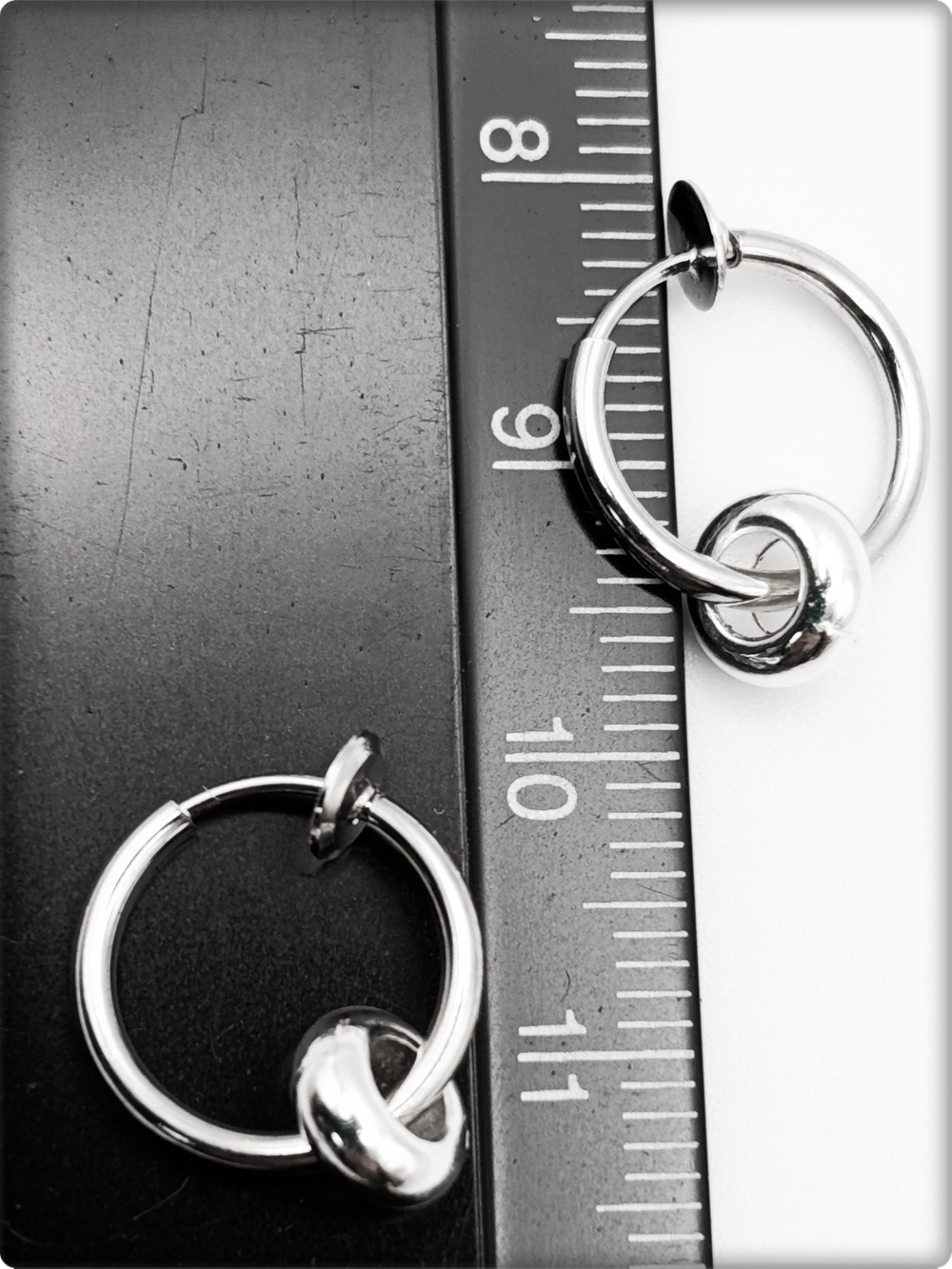 Клипсы на пружинке для имитации пирсинга ушей.