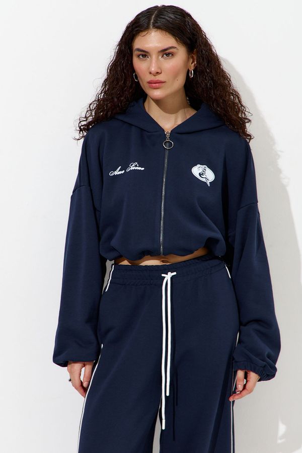 Худи укороченное 