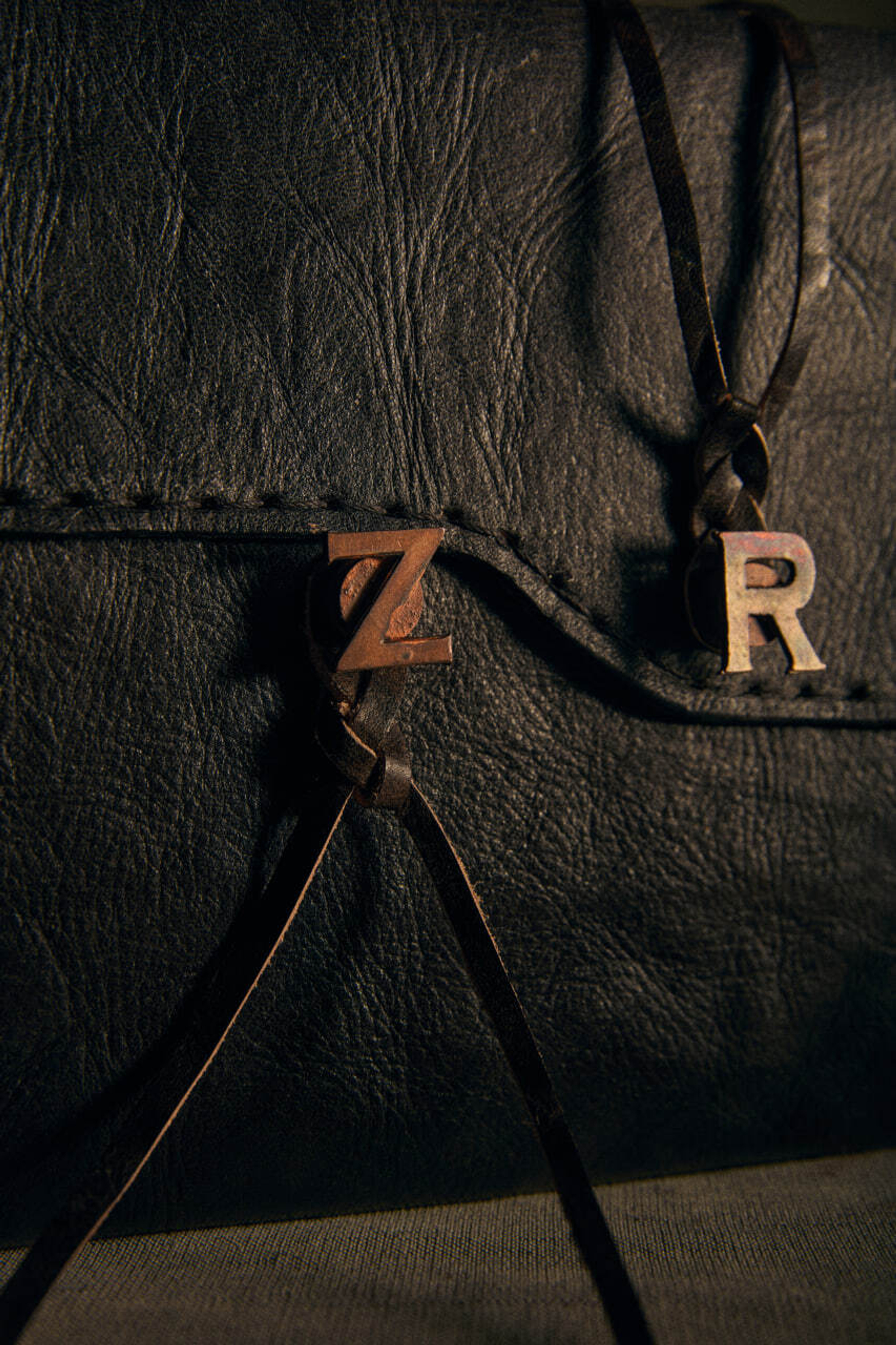 Подарочная коробка из натуральной кожи