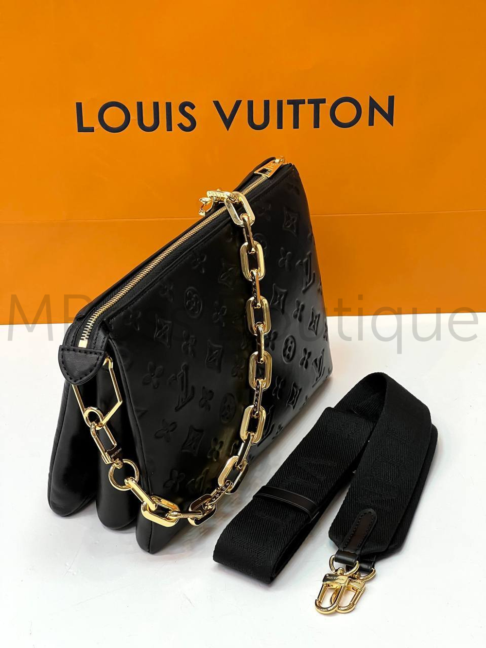 Черная сумка Louis Vuitton Coussin размера PM