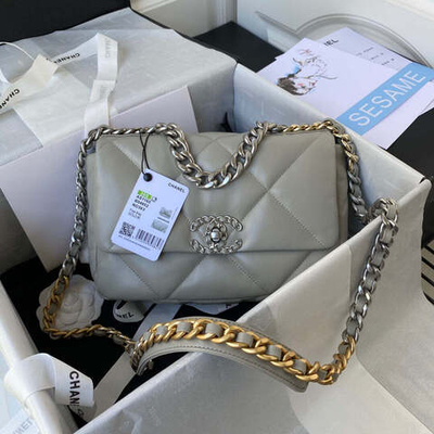 Chanel 19 26 cm