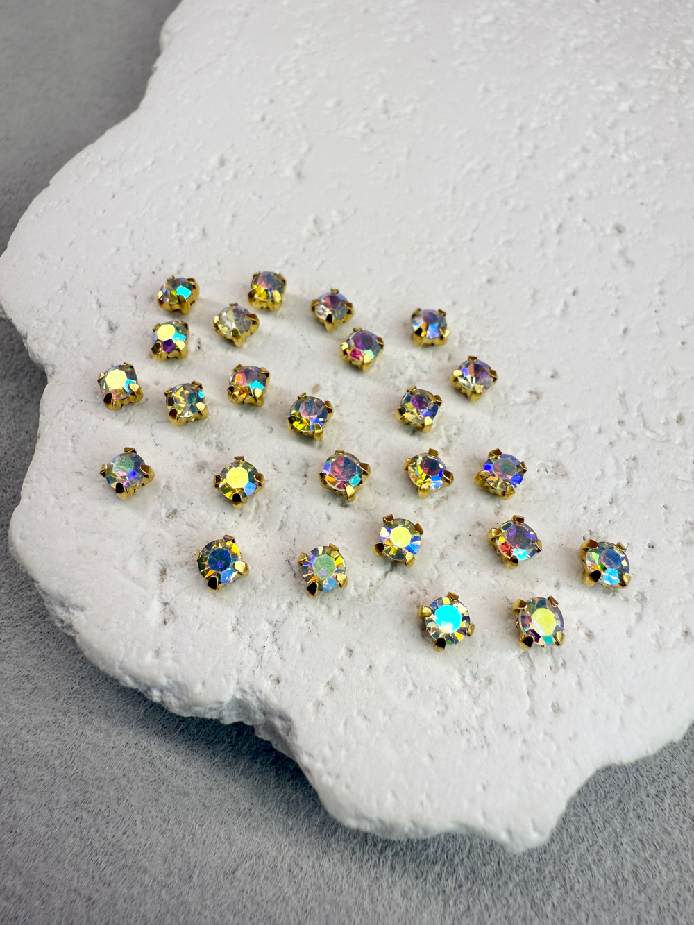 Шатоны 4 мм, Радужный кристалл в золоте, 25 шт