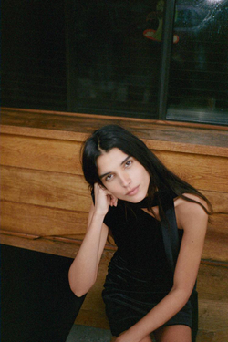 ZARA КОРОТКОЕ БАРХАТНОЕ ПЛАТЬЕ С ШАРФОМ, ЧЕРНЫЙ