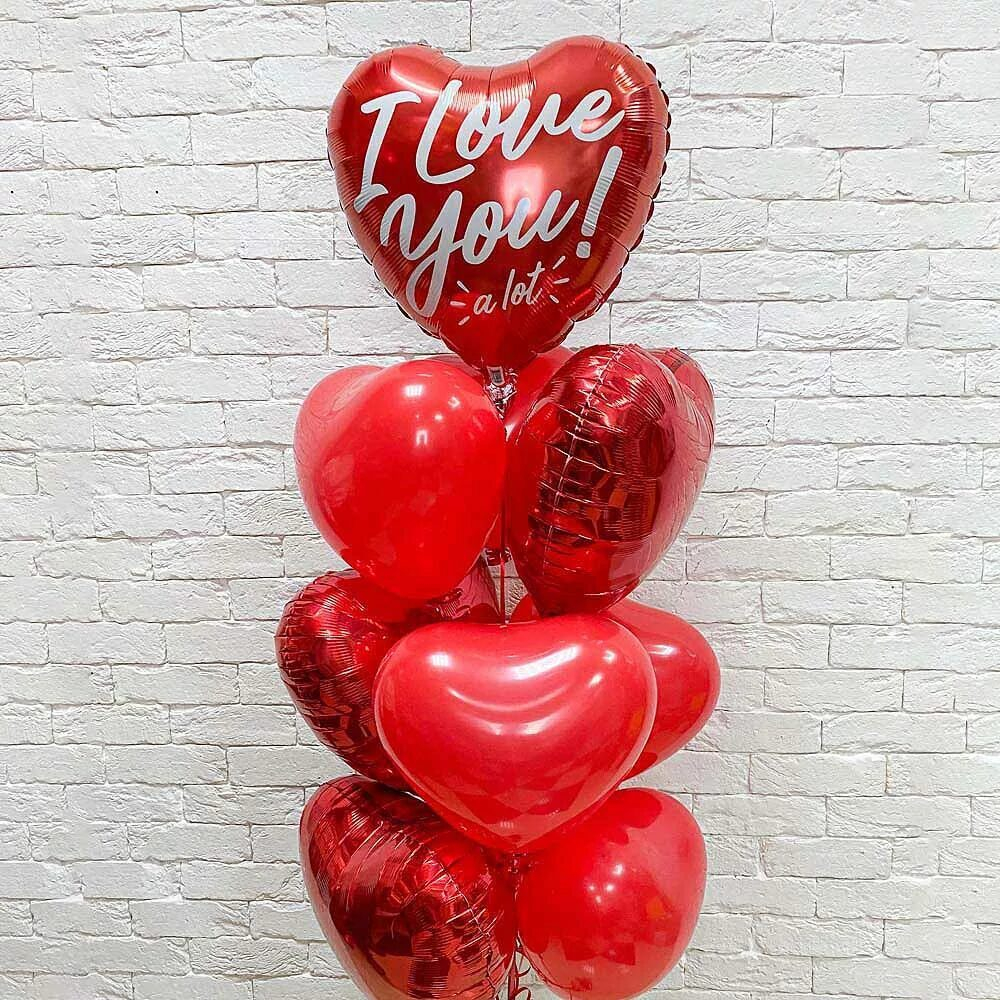 Фонтан воздушных шаров с красными сердцами_1