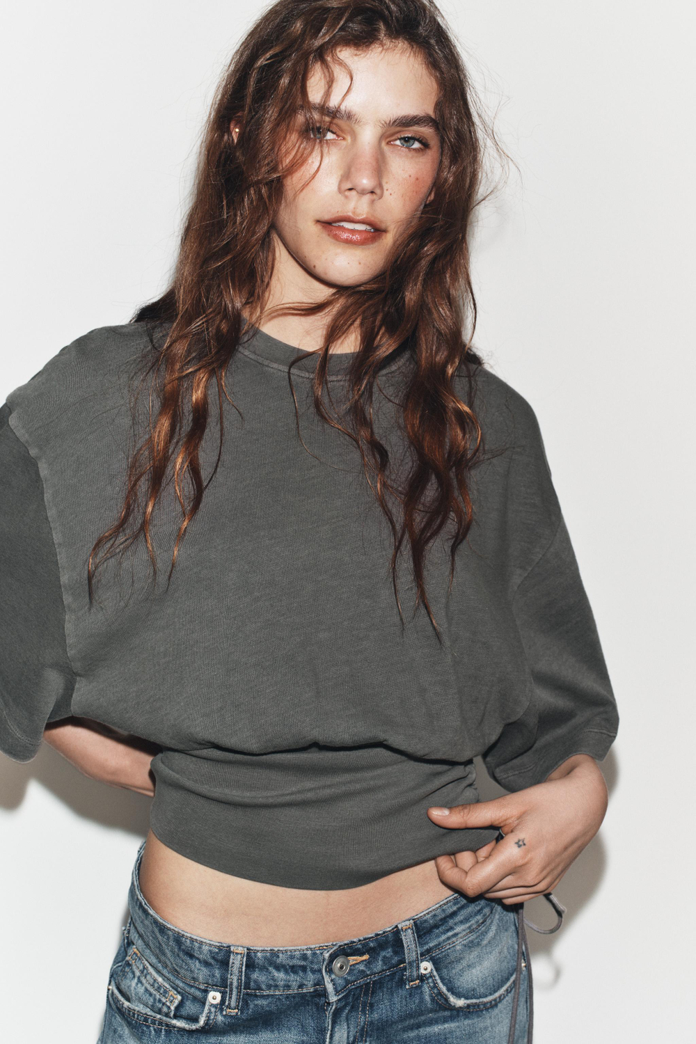ZARA ТОП ИЗ ФЛАМЕ С ПОЯСОМ, СЕРЫЙ