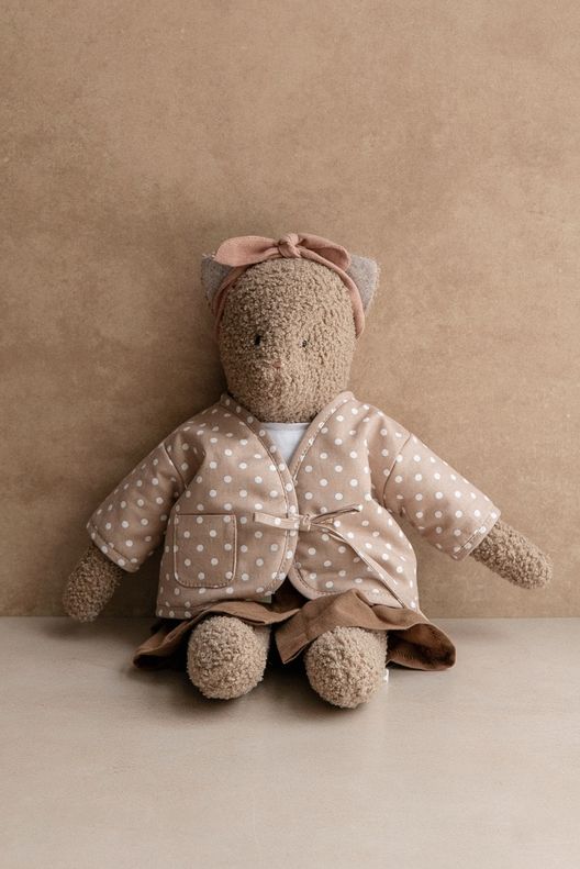 Кошка серо-бежевая в фуфайке в горошек / Republic Friends