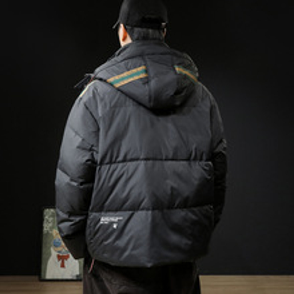 Пуховик мужской с накладными карманами, состав 90% белый утиный пух