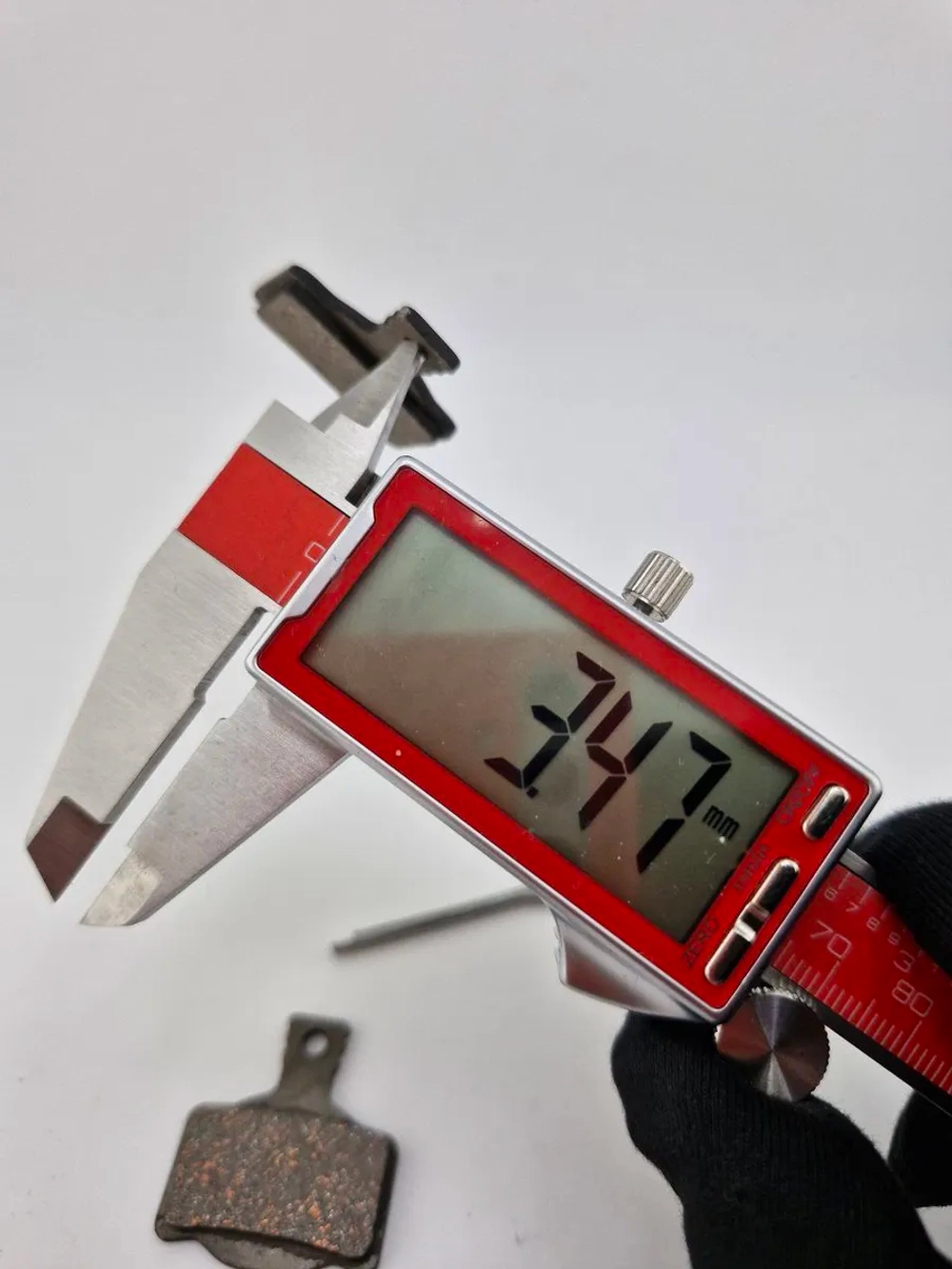 - Колодки тормозные TP-03F для самоката и велосипеда