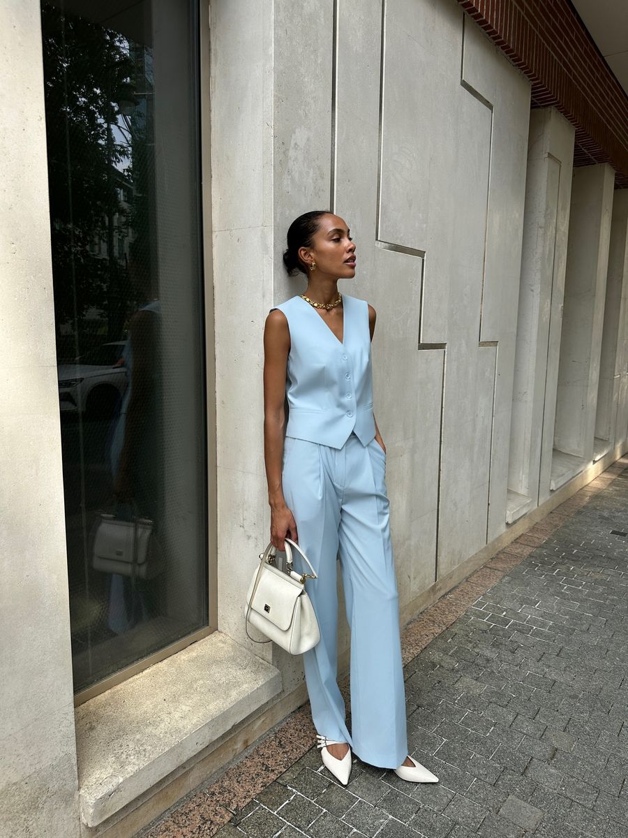 Брюки со складкой голубые