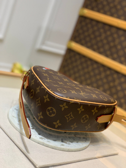 Louis Vuitton Boite Chapeau Souple Heart