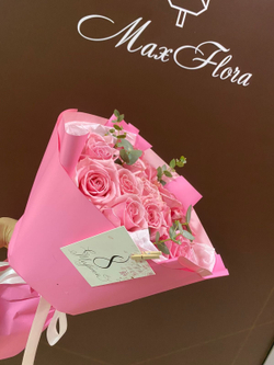 Букет 8 Марта М-12