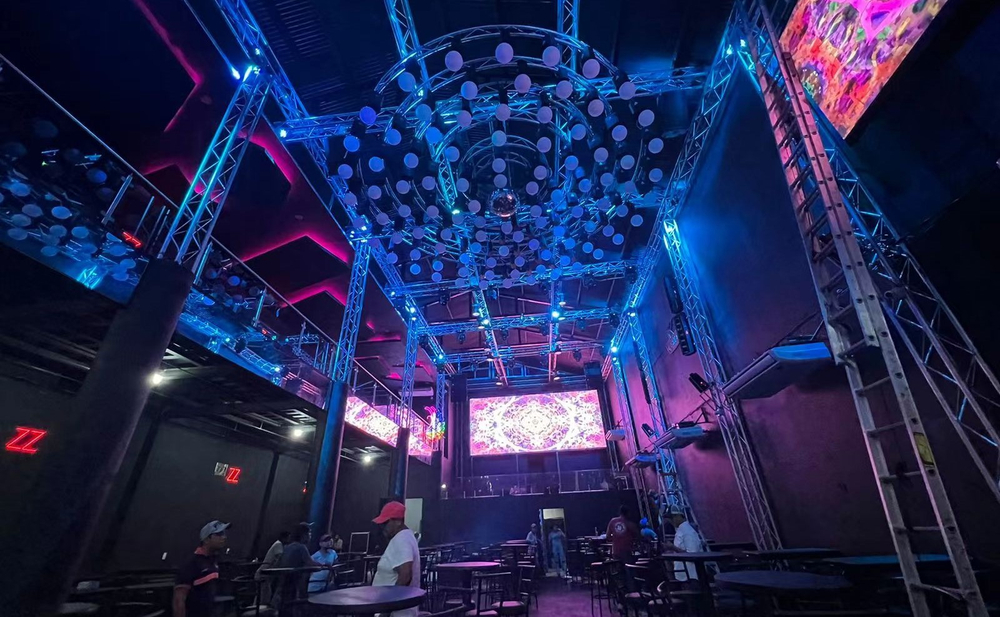 Kinetic Ball — кинетический световой шар RGBW с подъёмом до 18 метров