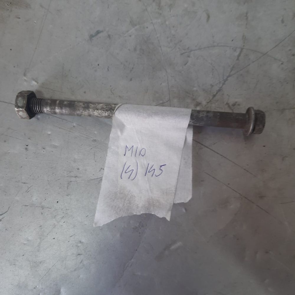 Болт (ось) М10 145мм (4)