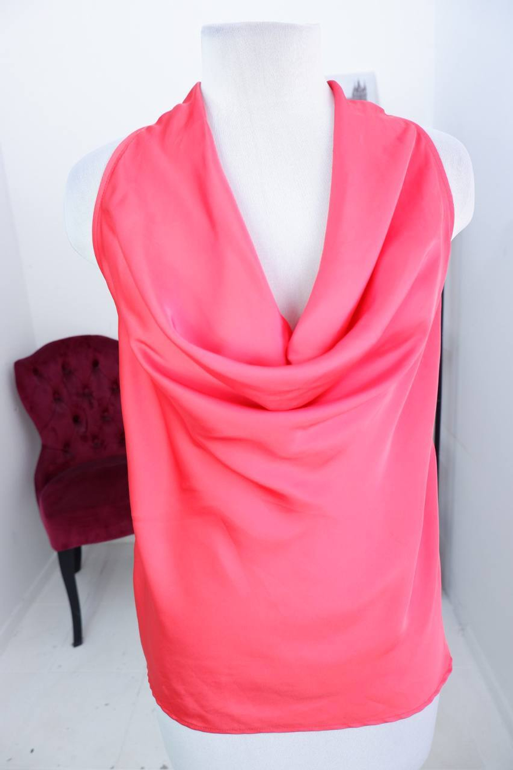 Топ Mango сочного цвета, маркировка М, визуально на 46 размер