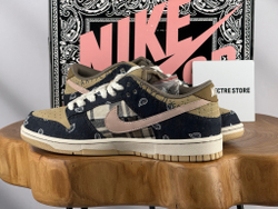 Nike SB Dunk Low Travis Scott