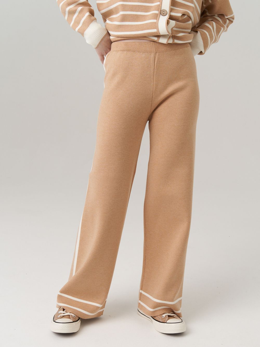 АТ570-1 Брюки для девочки сахара