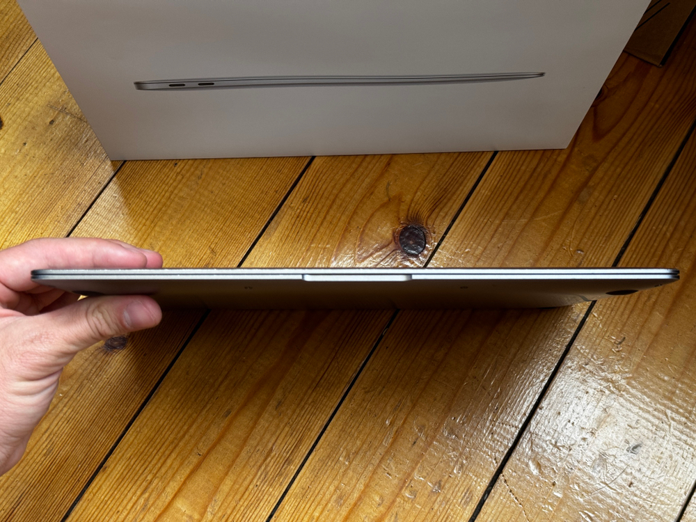 Apple MacBook Air M1 2020, Б/У