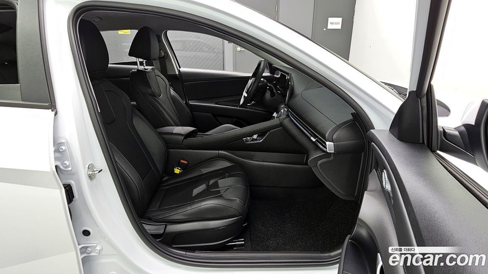 Hyundai The New Avante (CN7) 1.6 (11.2023)