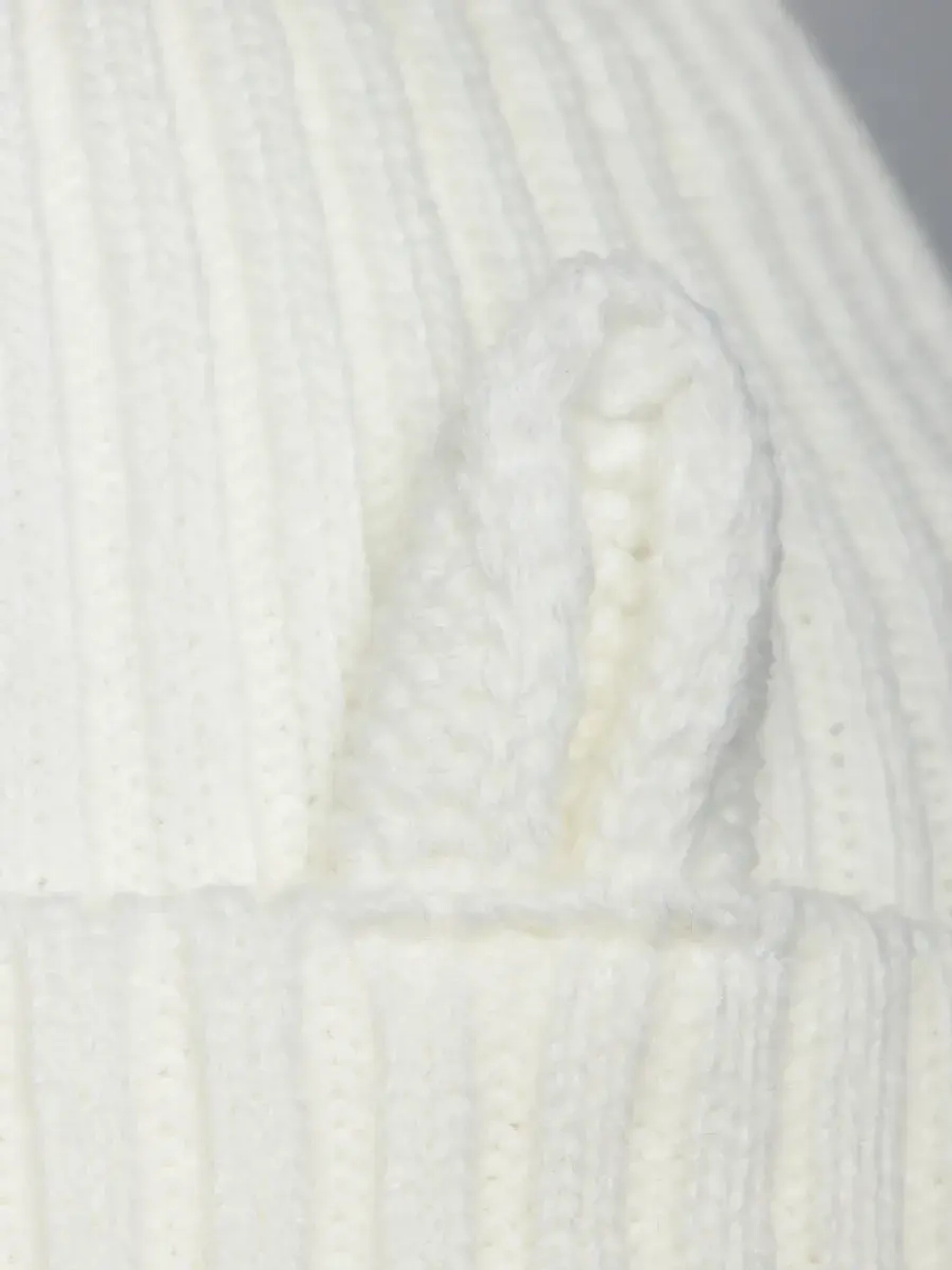 Шапка зимняя с помпоном и ушками для девочки