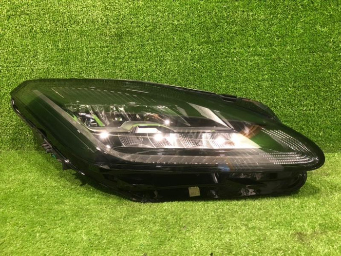Фара правая Jaguar E-PACE (2017-2021) LED