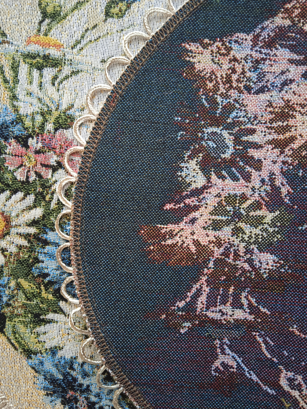 Набор декоративных гобеленовых салфеток "Васильки и ромашки" (1 шт 40х60 см +6 шт d 20см.)