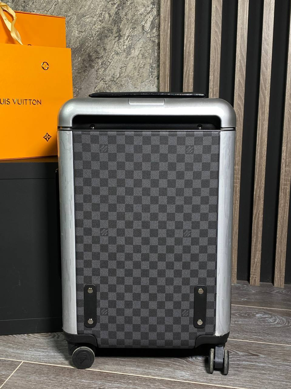 Чемодан Louis Vuitton