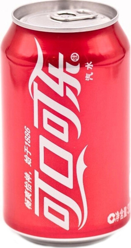 Газированный напиток Кока-Кола Ориджинал / Coca-Cola Original (Китай) 0.33 - банка