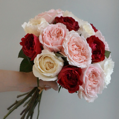 74. Микс букет из роз Princess Hitomi, White O’Hara, Tess