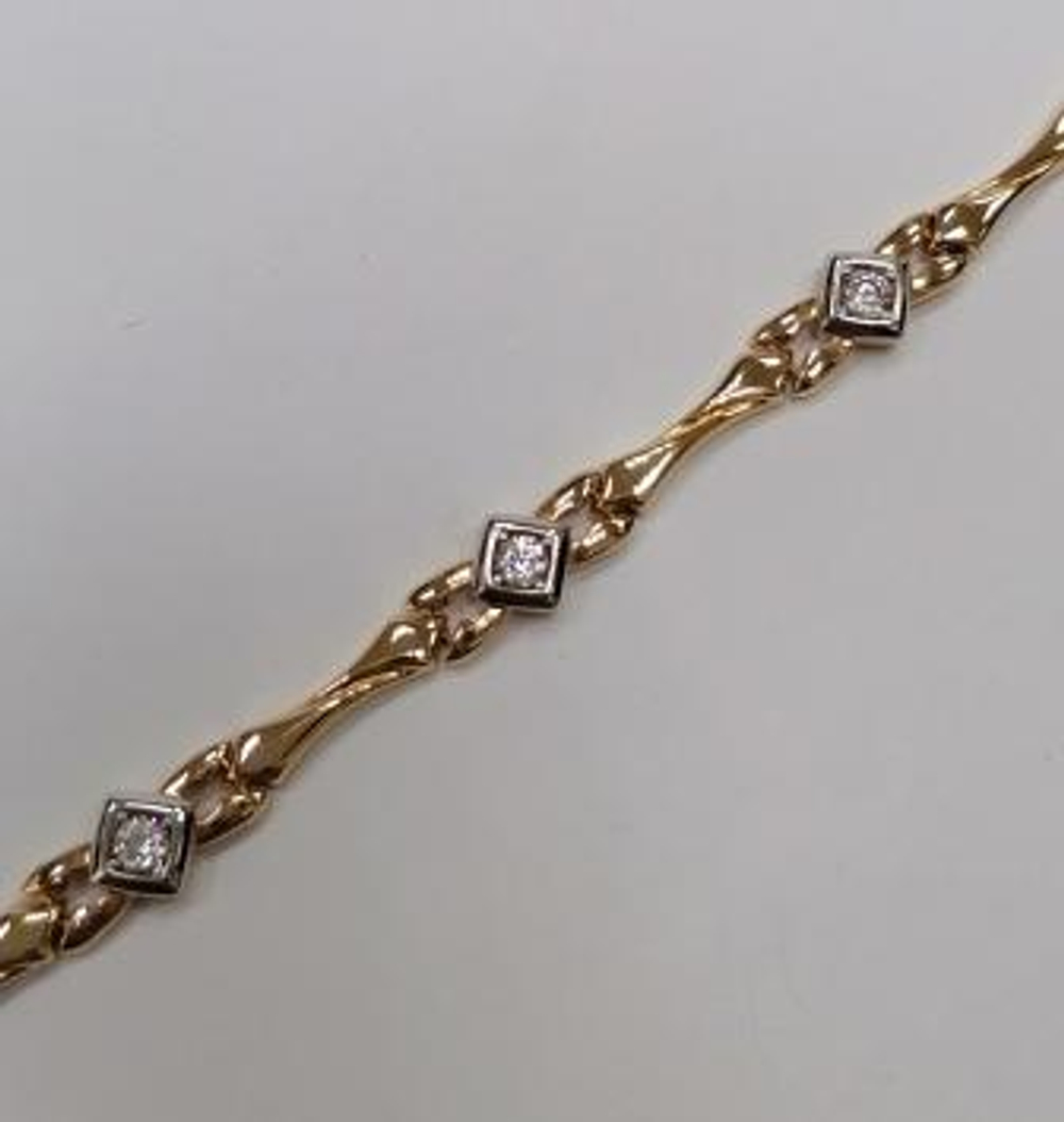 Браслет из золота с фианитами