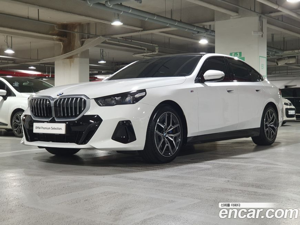 BMW 5 Series (G60) 523d xDrive M Sports (11.2023)