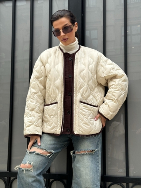 Утепленная женская куртка белого цвета