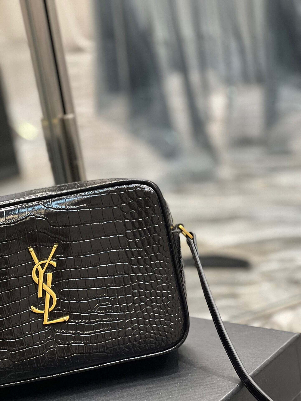 Yves Saint Laurent Lou Camera Bag 23 cm