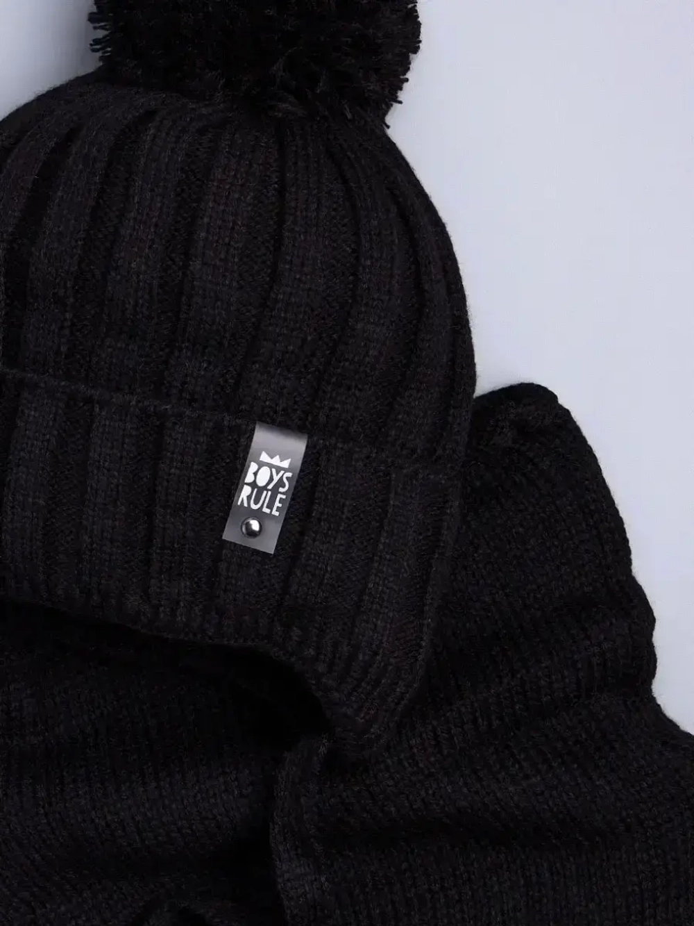 Шапка для мальчика со снудом осенняя