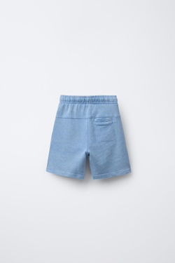 ZARA КРАШЕНЫЕ ШОРТЫ, ЛИНЯЛЫЙ СИНИЙ