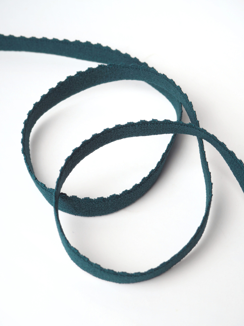 Резинка отделочная изумруд ажурная 10 мм с учетом фестона