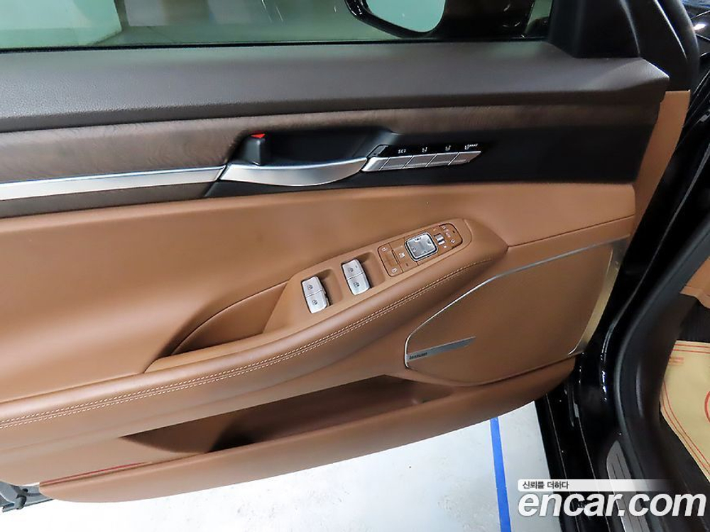 Genesis G90 3.8 AWD (11.2021)
