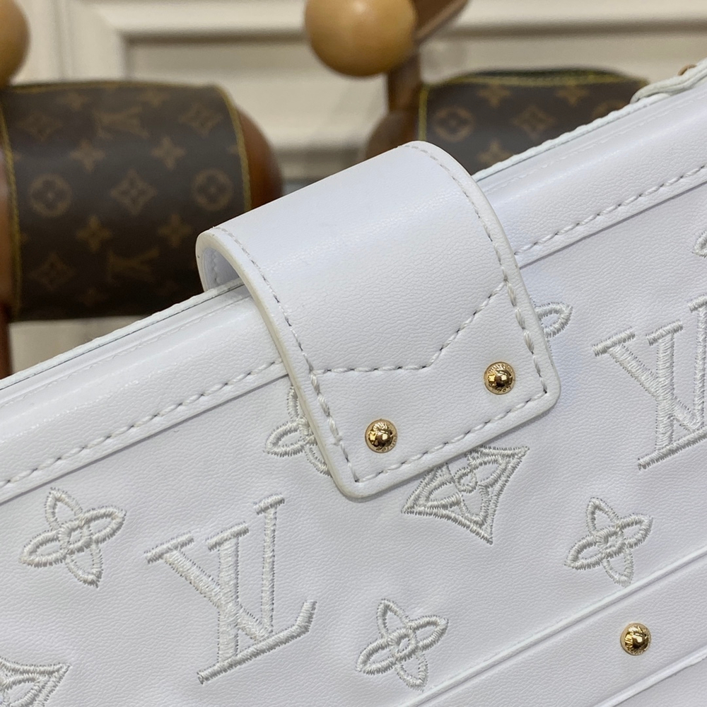 Louis Vuitton Petite Malle