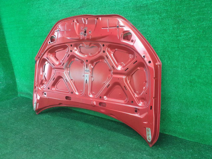 Капот Lada Granta (2018-н.в.)