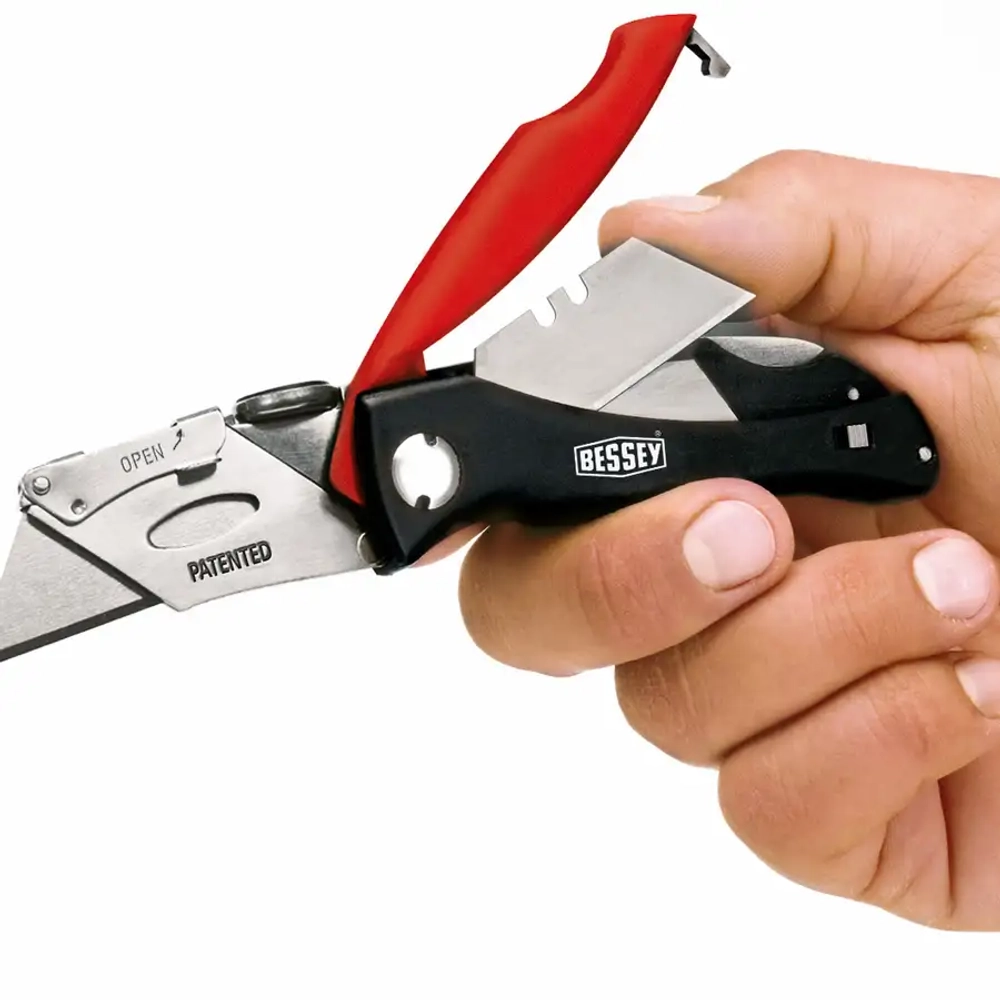 Нож складной + фонарь BESSEY DBKPH-TL-EU