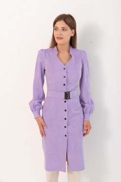 Платье-футляр лаванда из микровельвета