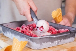 KitchenAid Ложка для мороженого Coreline серая