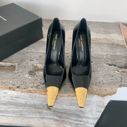 Saint Laurent Pumps