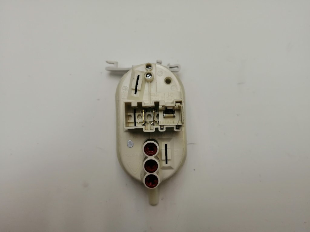 WLX20362OE/19 кт116 Датчик уровня воды для стиральной машины Bosch 9000188245 б/у