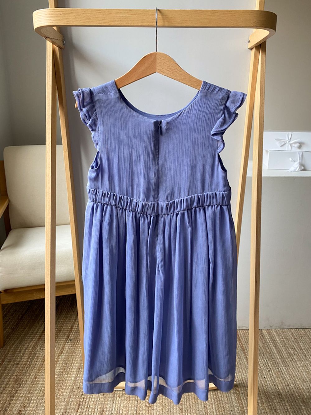 Новое шелковое платье Burberry, 128