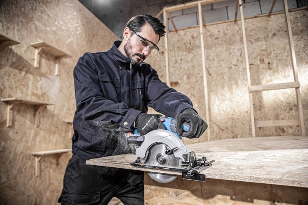 Пила циркулярная аккумуляторная DongCheng DCMY165S (TYPE BDM) АКБ 1х4 Ач DCMY165S(TYPE BDM)