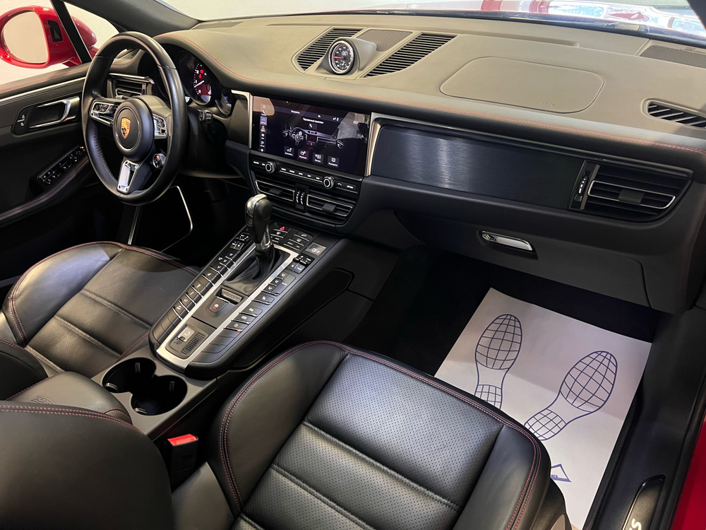 Porsche Macan, 2021 год